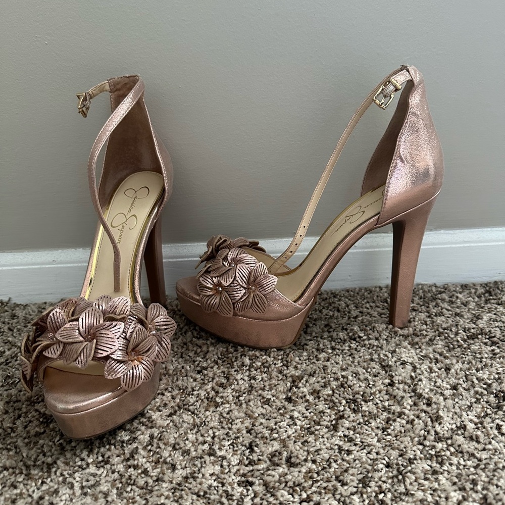 Jessica Simpson Pumps
